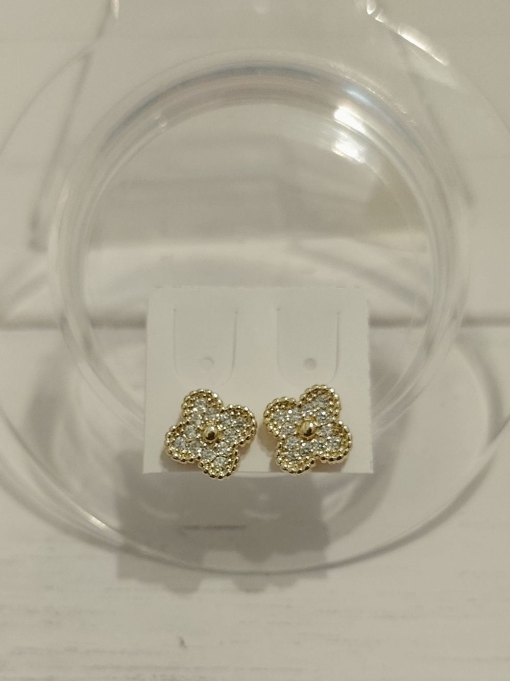 The surface is plated with a thin layer of real gold 14k.